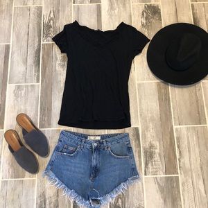 Black t shirt